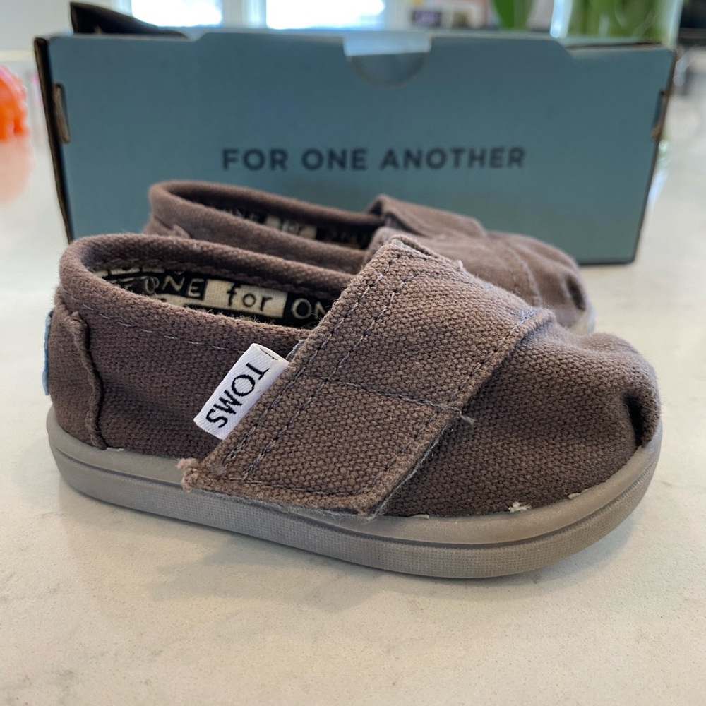 TOMS alpargata canvas toddler shoe